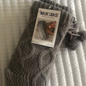 MukLuks new size L (8-11)